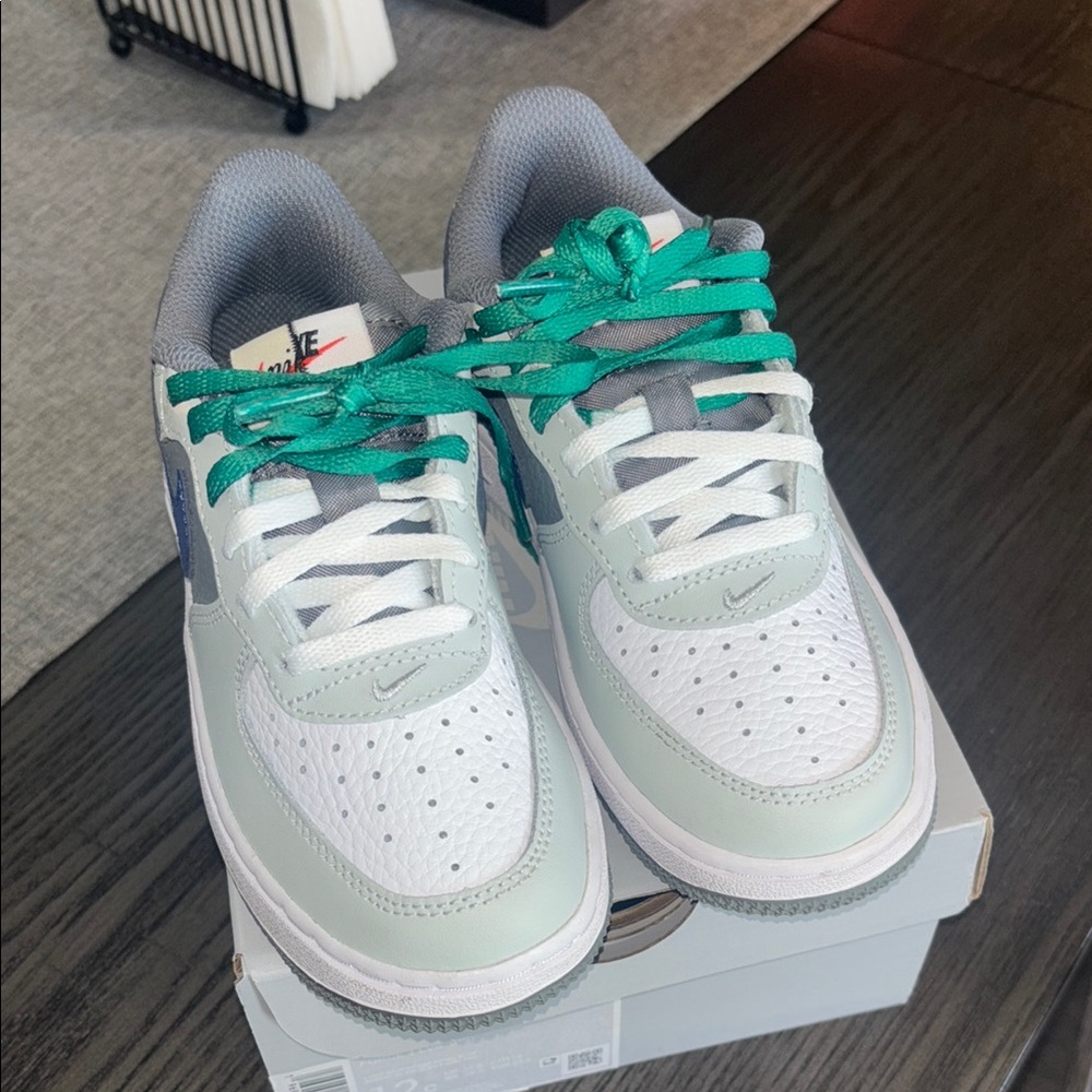 Nike AF1 LV8